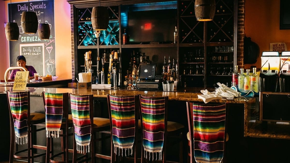 A full bar worth settling into