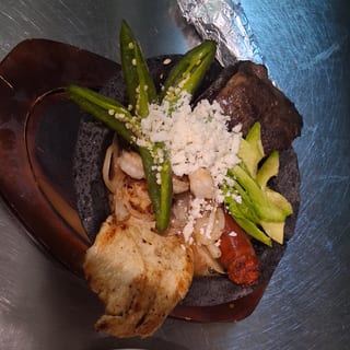 Señor Molcajete Plate