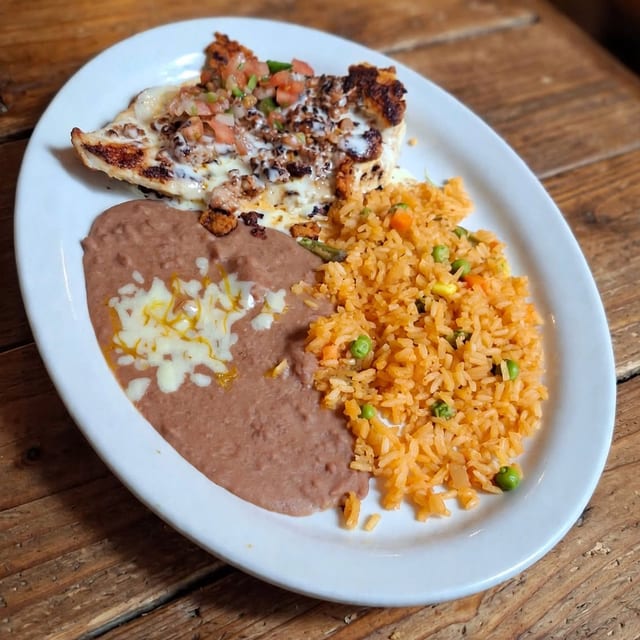 Chori Pollo Plate.