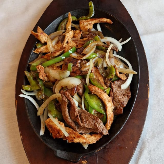 Mix (Steak and Chicken) Fajitas.